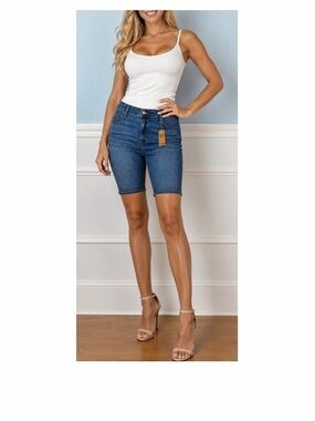 NWT Levi’s 501 Jean Shorts New Shaping Bermuda Stellar Stretch Size 18W New